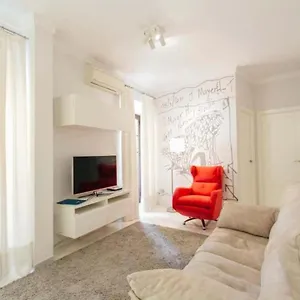 Minimalism And Modern- 2bd 1bth- Setas Siviglia