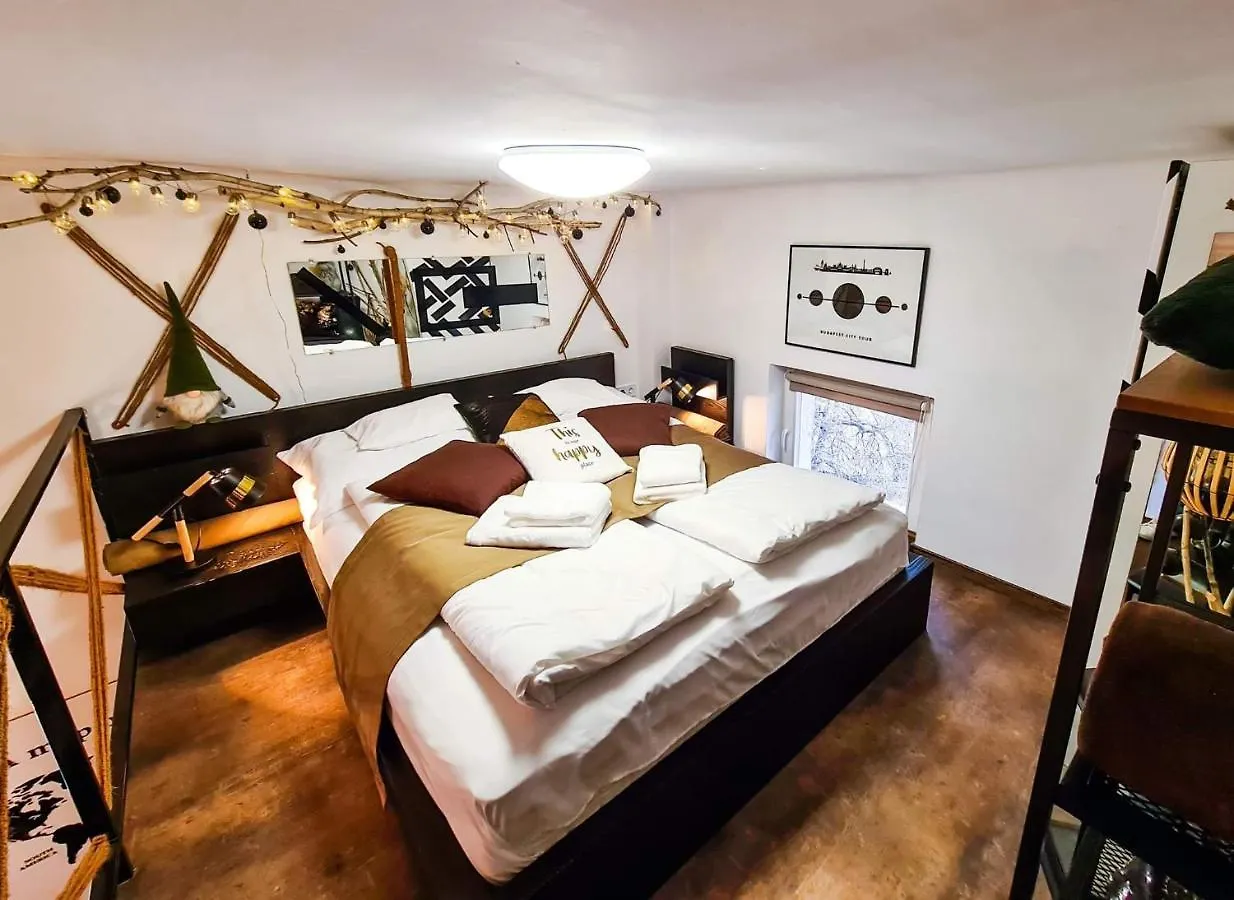 Rustic Flat With Perfect Location 0*, Budapest Hungary